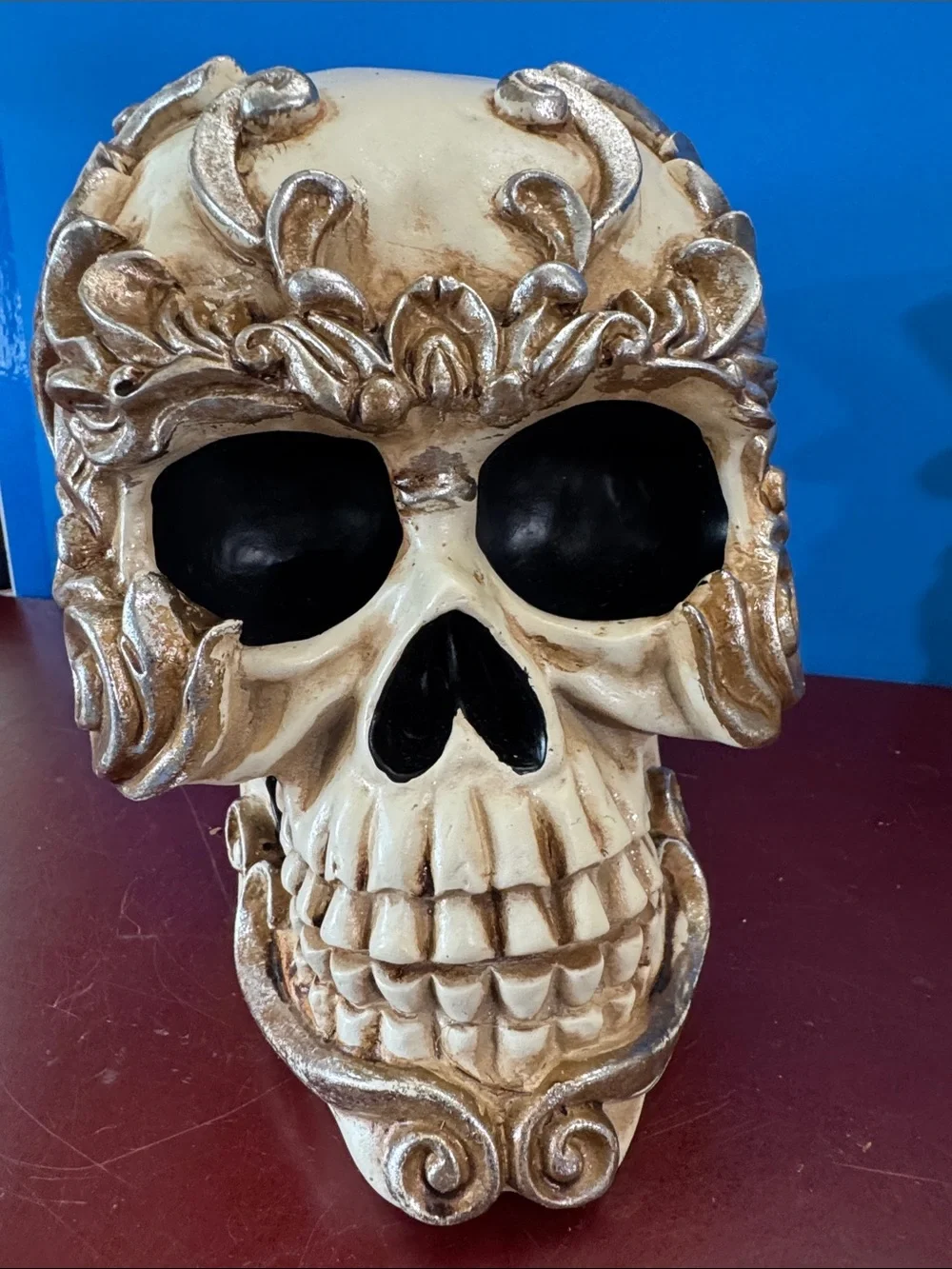 Decorative Ornate Skull Accent - Ivory & Gold